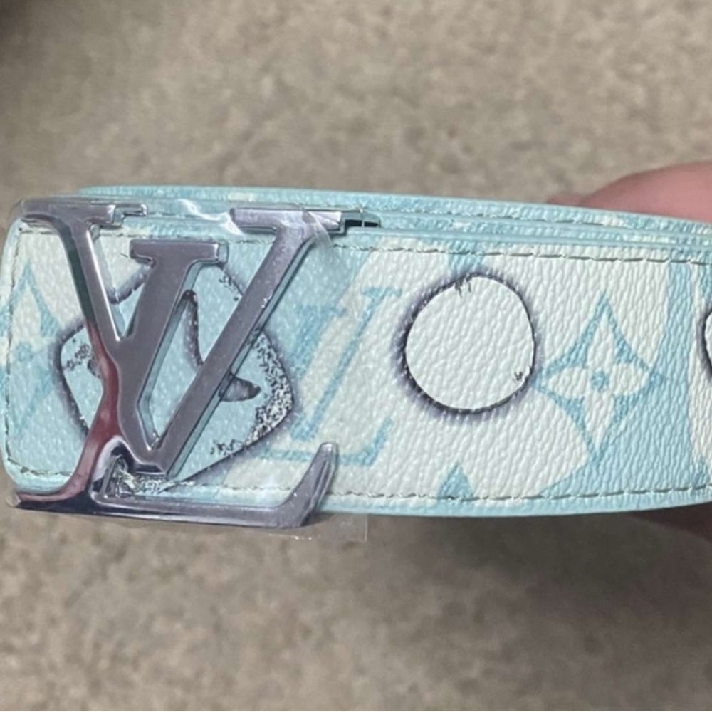 ‼️LOOKING FOR Louis Vuitton Blue and White Belt NOT SELLING‼️
